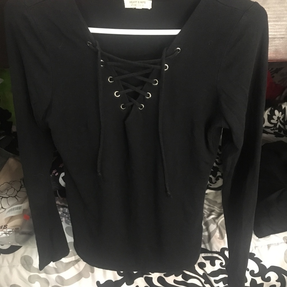 Criss Cross black long sleeve